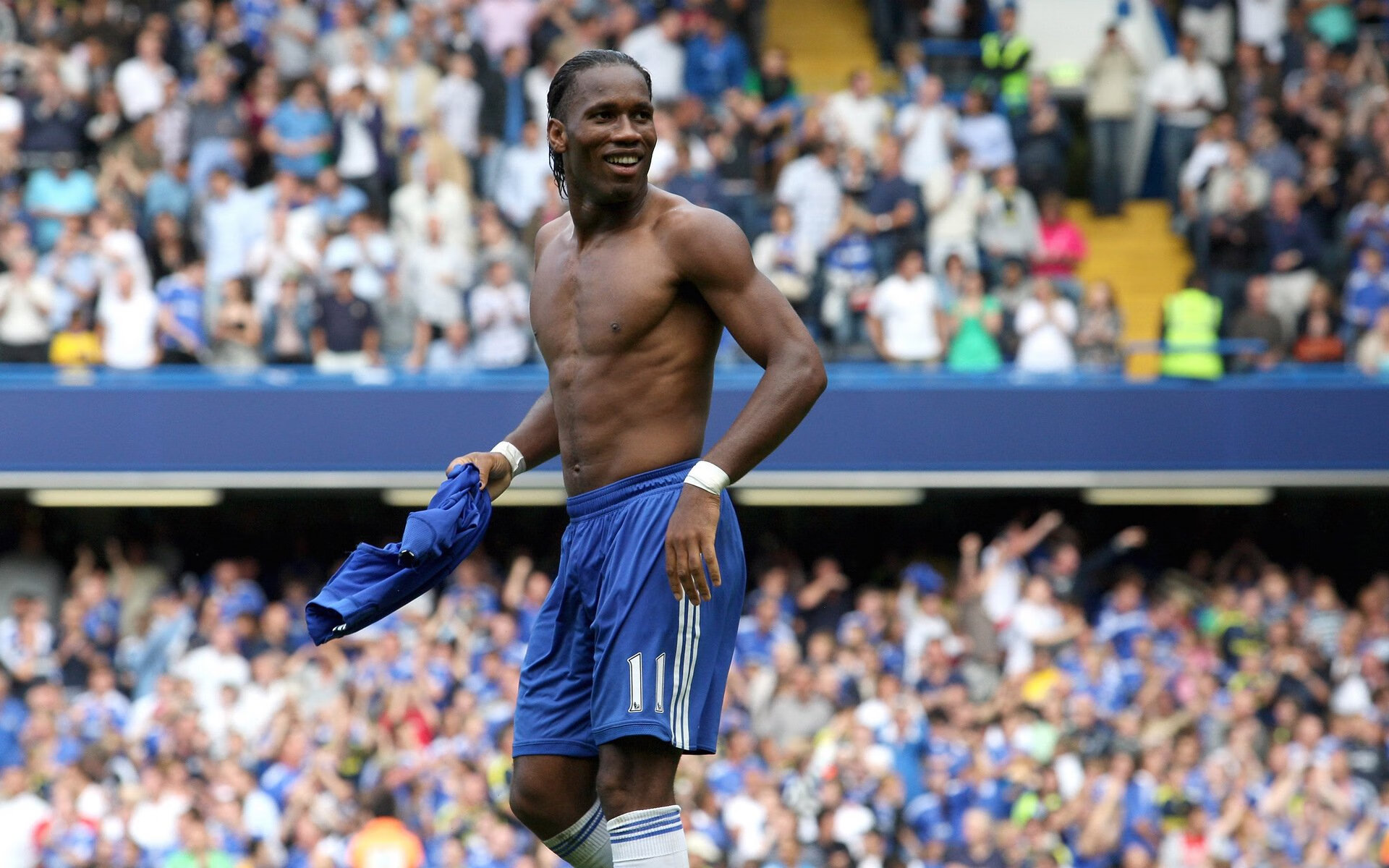 开云体育APP下载-英超争冠焦点战，荷兰战术铁链如何绞杀巴萨艺术足球？