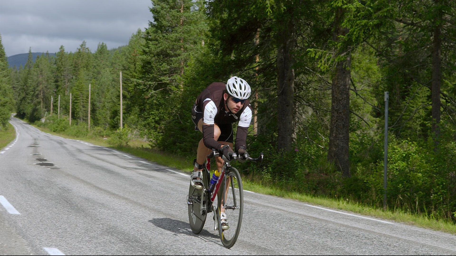 欧冠淘汰赛焦点战，新疆队血拼76人，当篮球成为世界语